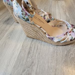 Wedge heels